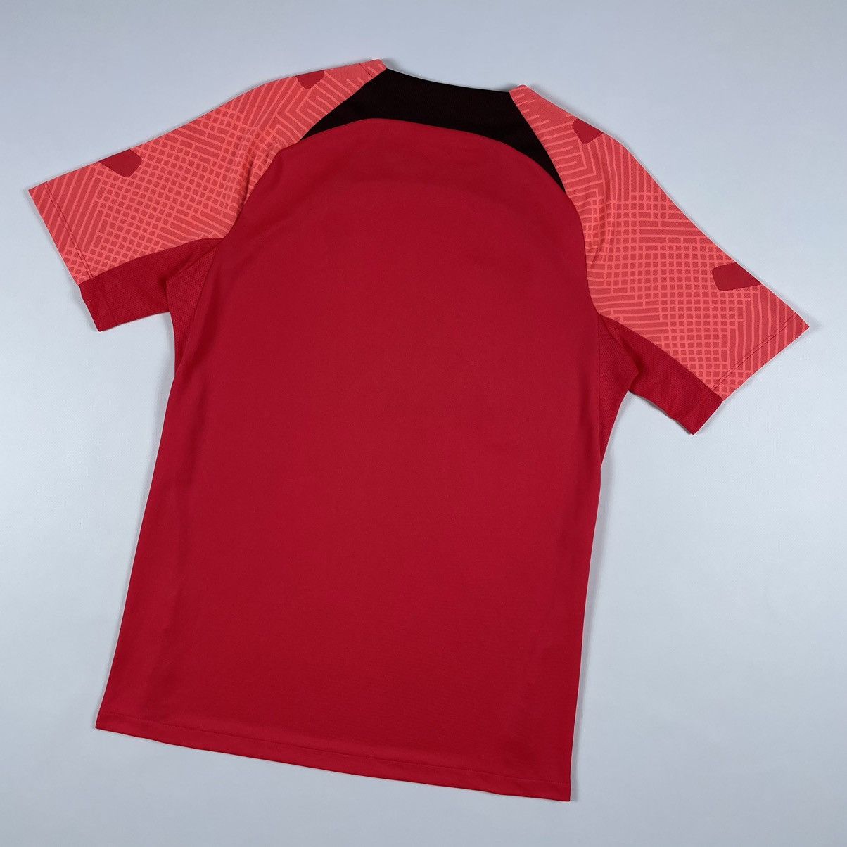 Nike Nike Liverpool FC Kit 2022/2023 Soccer Jersey Football Tee Size US M / EU 48-50 / 2 - 10 Thumbnail