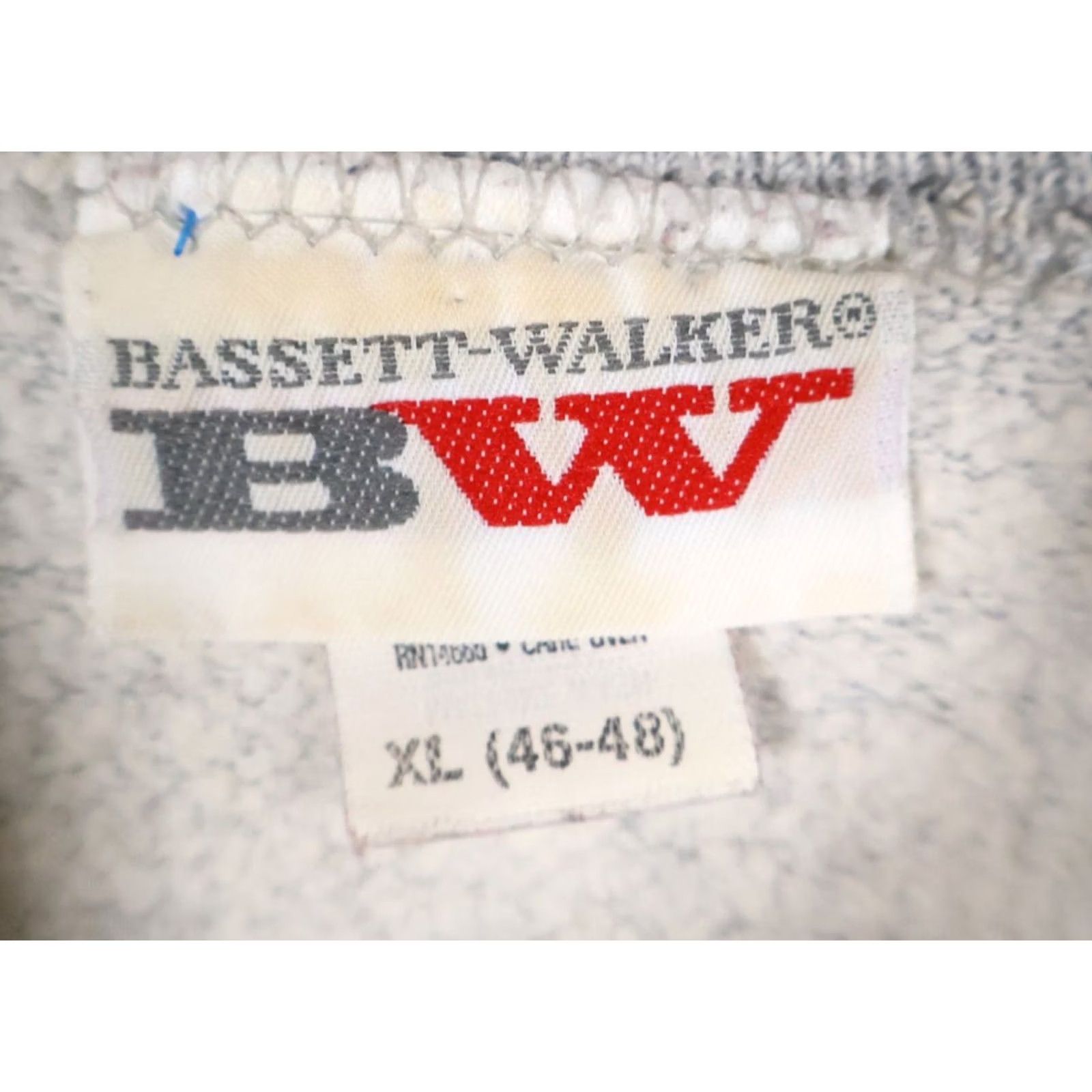 Vintage VINTAGE Bassett Walker Sweatshirt Men's XL Gray 80s Bunny Rabbit Graphic Crew Neck Raglan Sleeve Lightweight Fleece VTG Size US L / EU 52-54 / 3 - 3 Thumbnail