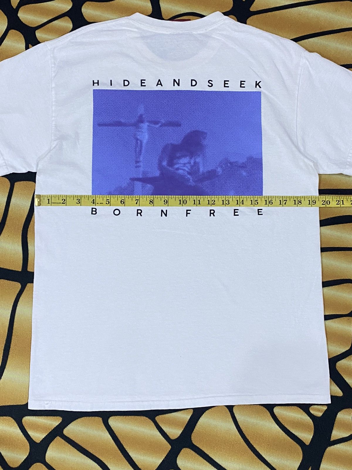 Japanese Brand RARE HIDE&SEEK BORN FREE WHITE TEE Size US M / EU 48-50 / 2 - 11 Thumbnail