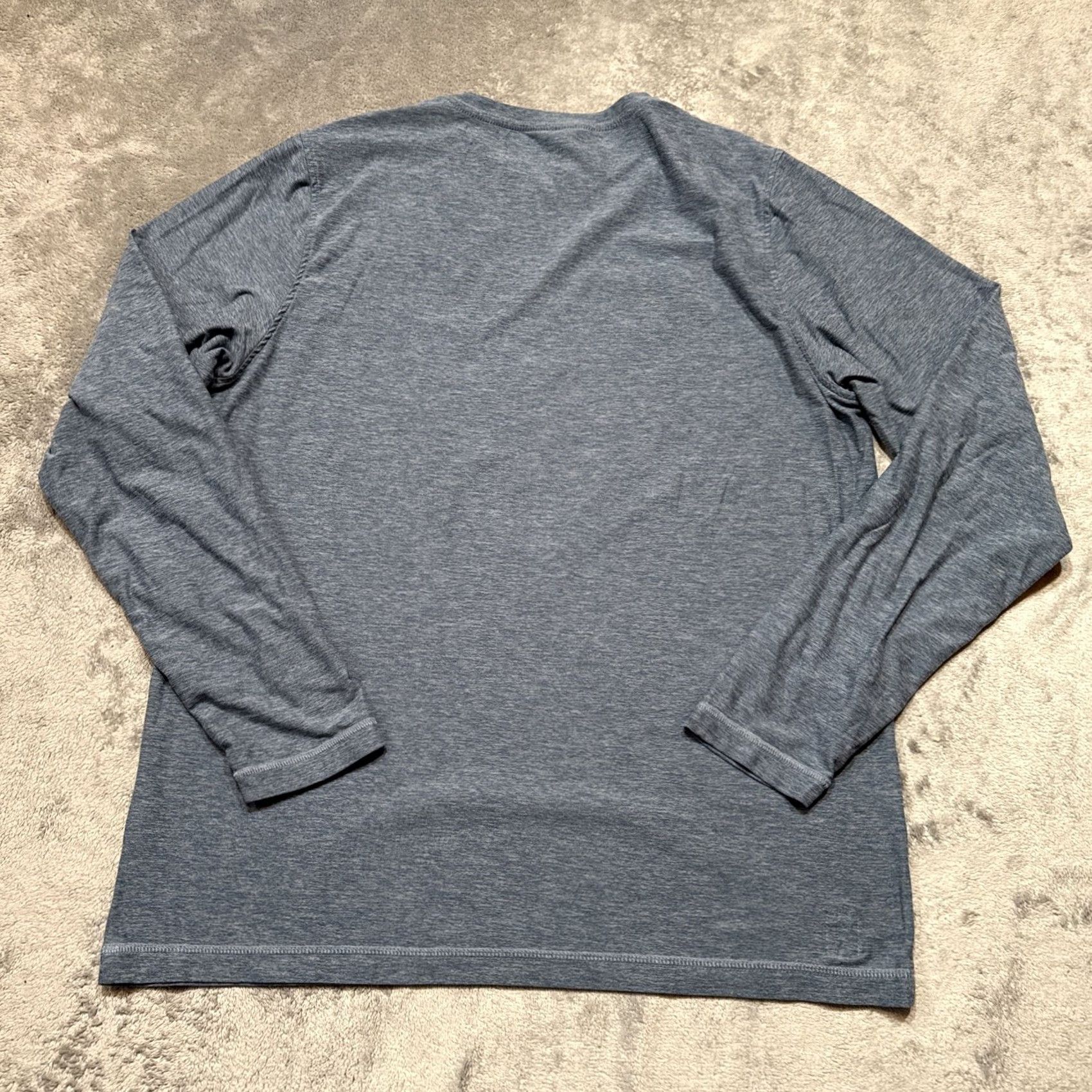 Vuori Vuori Strato Tech Tee Shirt Mens Medium Blue Long Sleeve Stretch Performance Shirt Size US M / EU 48-50 / 2 - 5 Thumbnail