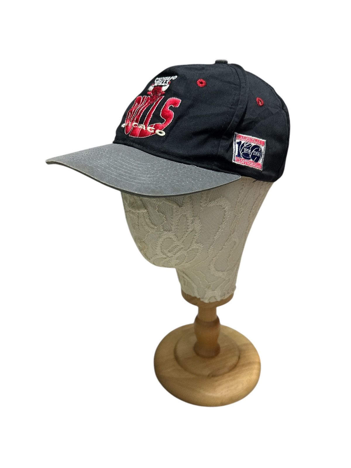 NBA × Sports Specialties × Vintage CHICAGO BULLS 100th ANNIVERSARY NBA SNAPBACK CAP HAT Size ONE SIZE - 3 Thumbnail