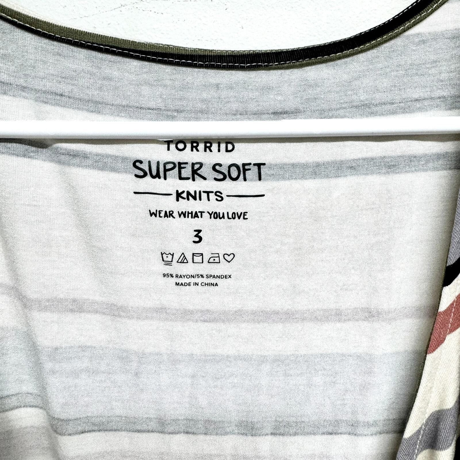 Other Torrid Striped Super Soft Surplice Wrap Deep V Top Size 3/3X Size 3XL / US 20-22 - 3 Thumbnail