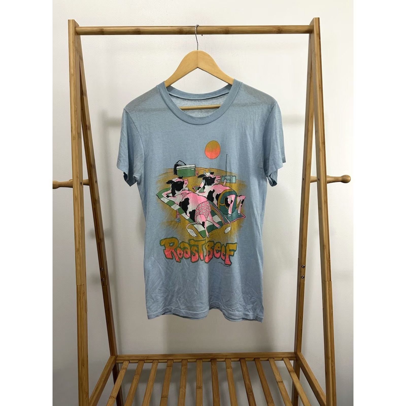 Vintage VTG 80s Roast Beef Cow Beach Sun Tan Funny Novelty T-Shirt M Blue Mens Short Sleeve Distressed Worn Retro Size US M / EU 48-50 / 2 - 2 Thumbnail
