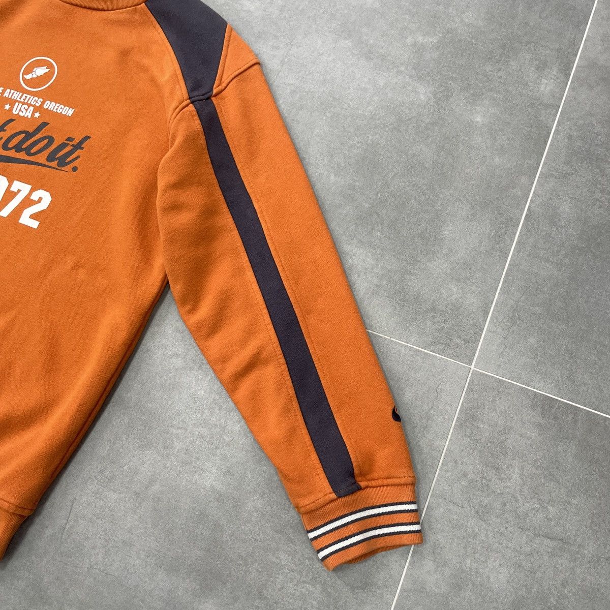 Nike × Vintage Vintage Nike Athletics Oregon USA Sweatshirt Young XL (S) Size US S / EU 44-46 / 1 - 7 Thumbnail