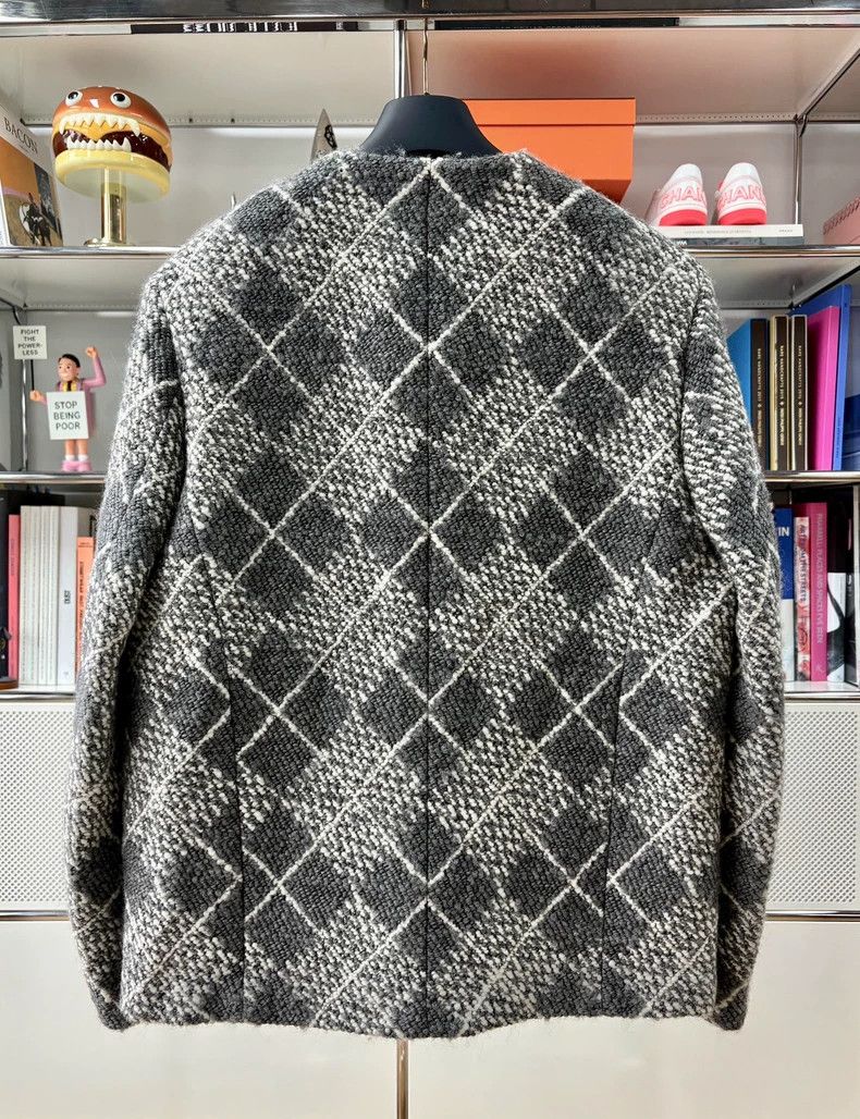 Louis Vuitton Louis Vuitton Rhombic plaid wool grey and white coat for t Size US M / EU 48-50 / 2 - 2 Thumbnail