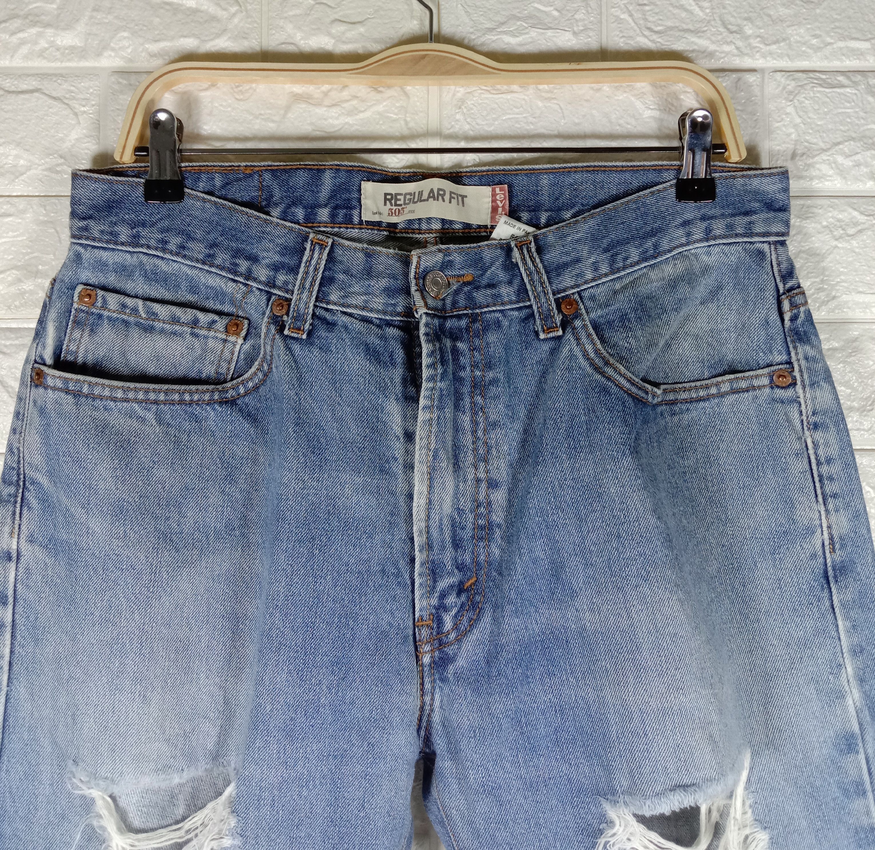 Levi's Vintage Levi’s 505 Ripped Jeans Regular Fit Distressed Denim Size US 34 / EU 50 - 2 Thumbnail