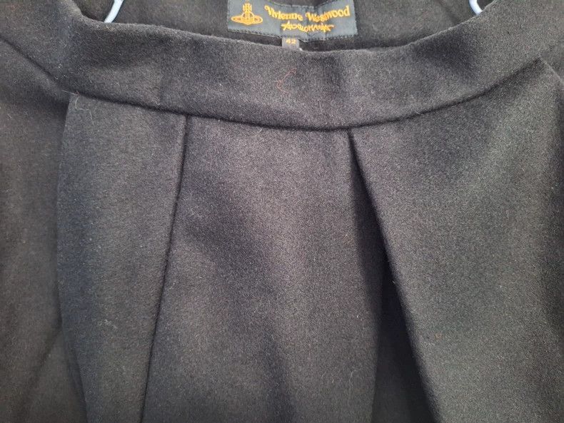 Vivienne Westwood Vivienne Westwood Black half-length skirt Size 26" / US 2 / IT 38 - 2 Thumbnail