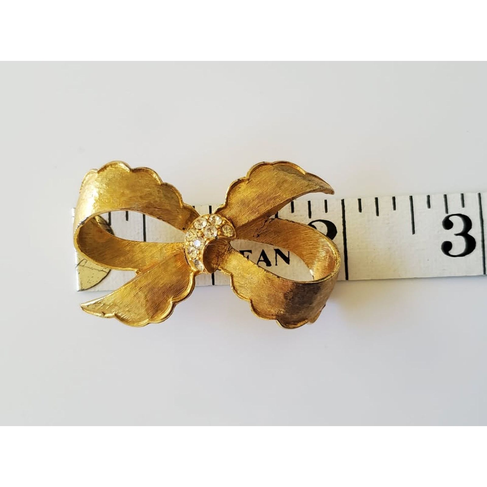 Other Vintage Gold-tone Etched Ribbon with Rhinestone Brooch Size ONE SIZE - 3 Thumbnail