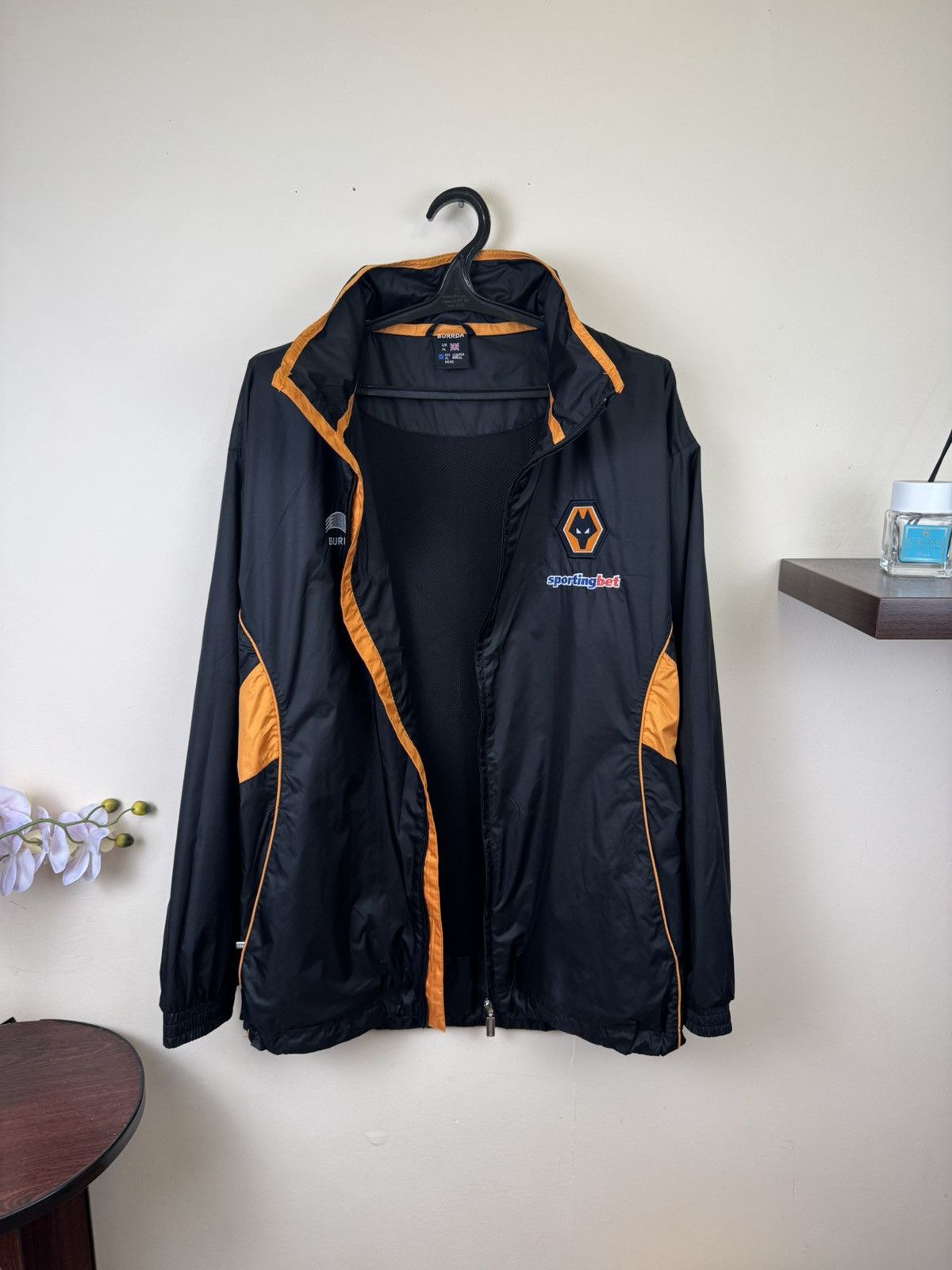 Other WOLVERHAMPTON WOLVES 2011/2012 FOOTBALL JACKET BURRDA sz XL Size US XL / EU 56 / 4 - 11 Thumbnail