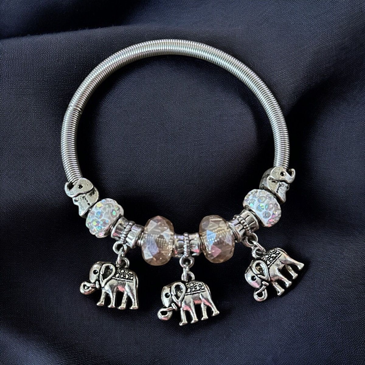 Other Silver tone elephant sliding charm bracelet Size ONE SIZE - 1 Thumbnail