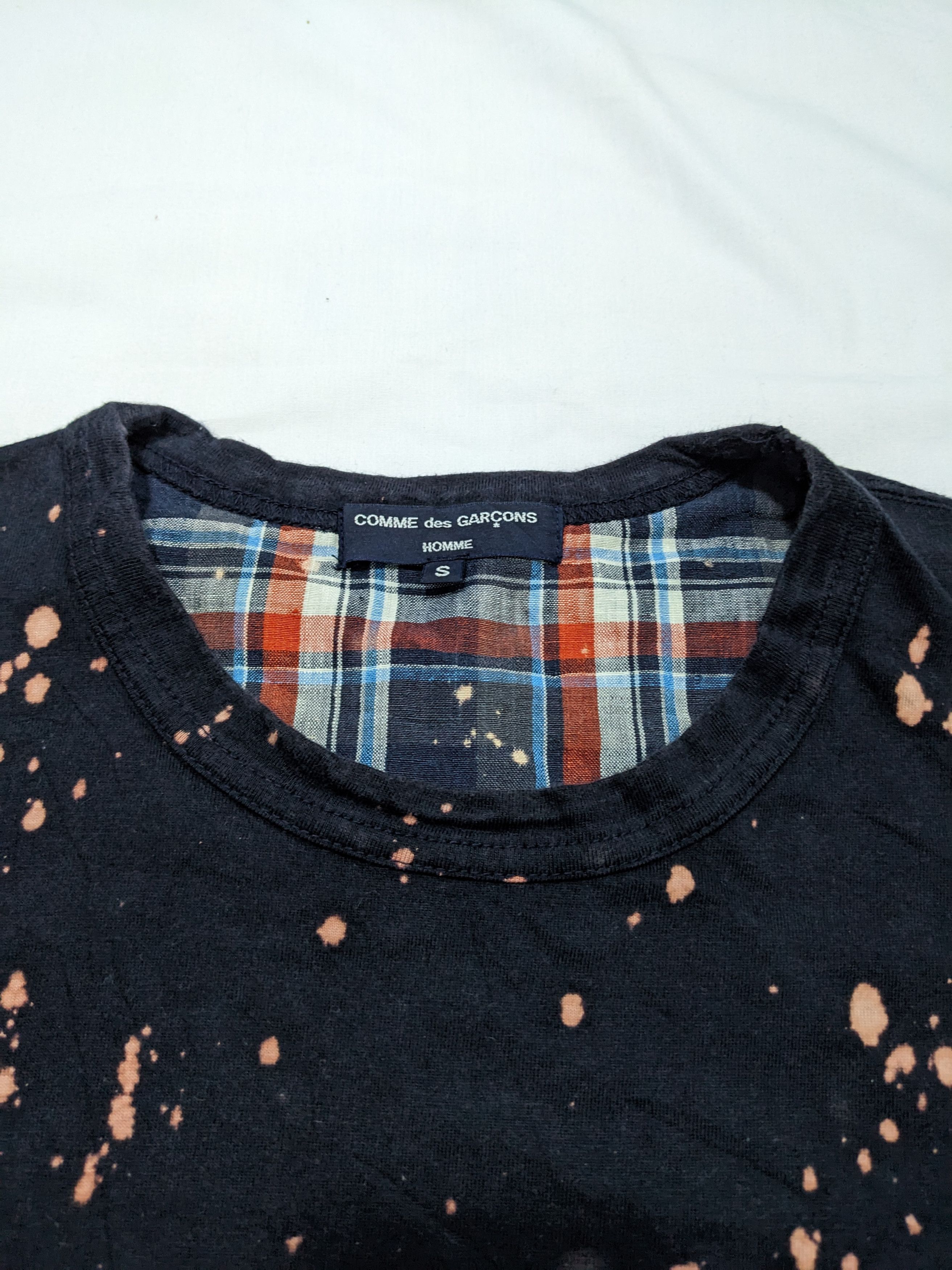 Comme des Garcons Homme COMME des GARÇONS Homme Bleach Spellout Black T-SHIRT Size US S / EU 44-46 / 1 - 4 Thumbnail