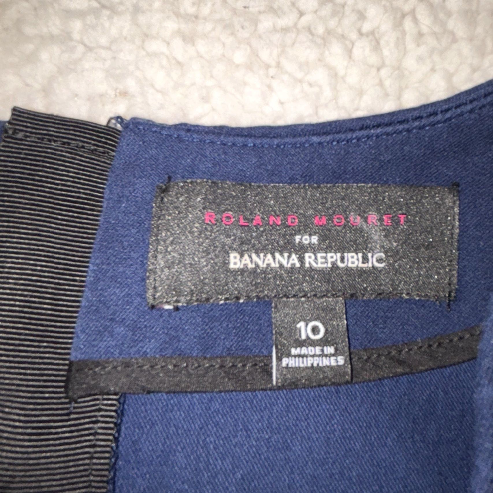 Banana Republic VINTAGE Banana Republic X Roland Mouret Navy Blue V-Neck Sleeves Mini Sheath Dress Sz 10 Size L / US 10 / IT 46 - 2 Thumbnail
