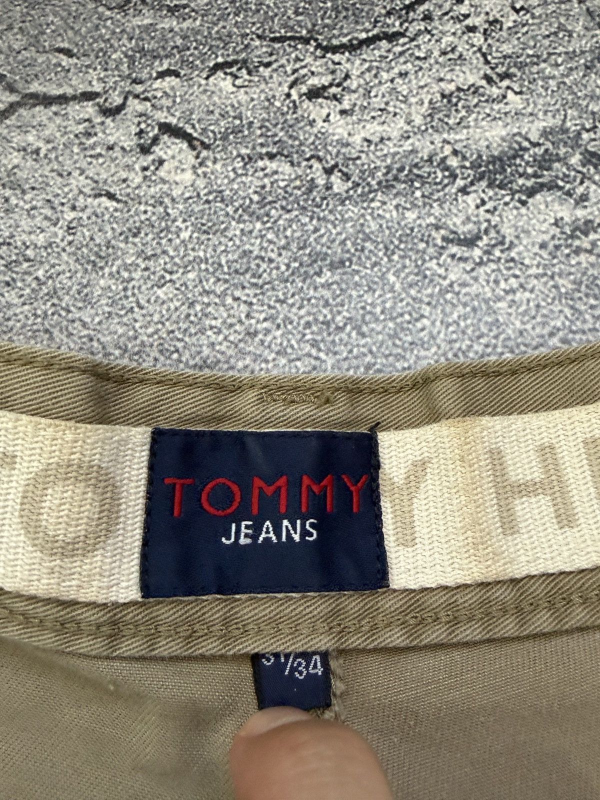 Tommy Hilfiger Vintage 1999 Tommy Hilfiger Cargo Pants Khaki Baggy 31/34 Size US 31 - 3 Thumbnail