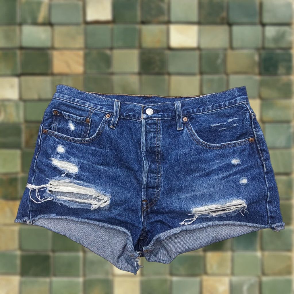 Levi's Levi's 501 Shorts Women 33 Dark Blue Button Fly Denim Jeans Shorts Womens Size 24" / US 00 / IT 34 - 1 Thumbnail