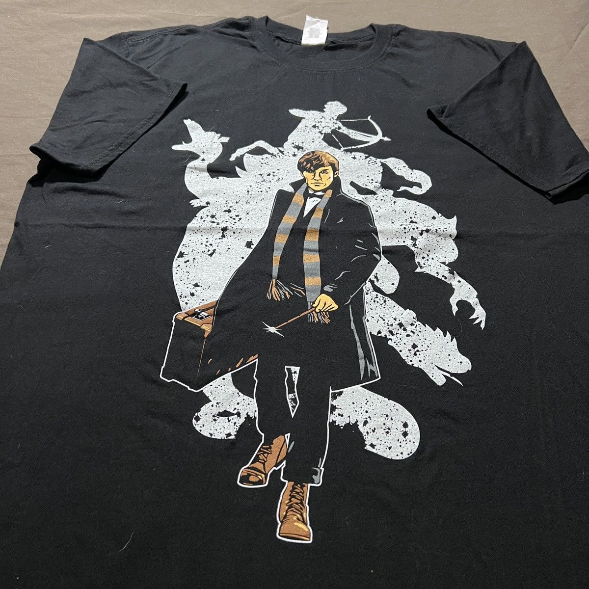 Gildan Newt Scamander Fantastic Beast movie Promo Tee XL Size US XL / EU 56 / 4 - 3 Thumbnail