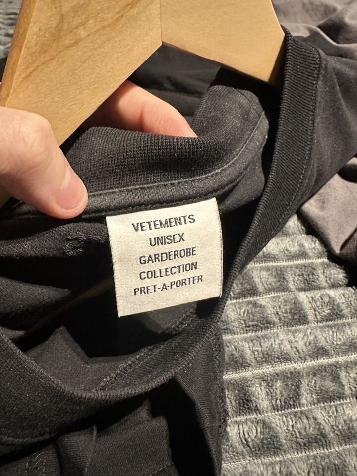 Vetements Vetements American Flag Logo Graphic Print Tee in Black Size US S / EU 44-46 / 1 - 7 Thumbnail