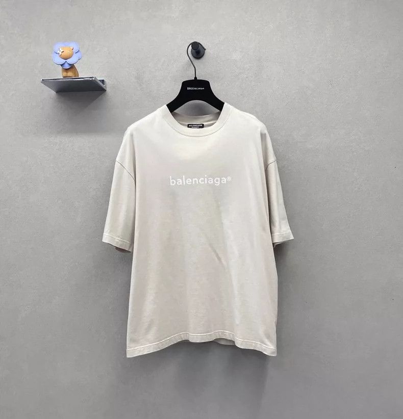 Balenciaga Balenciaga Logo Letter Printed Round Neck Straight Short S Size US S / EU 44-46 / 1 - 1 Thumbnail