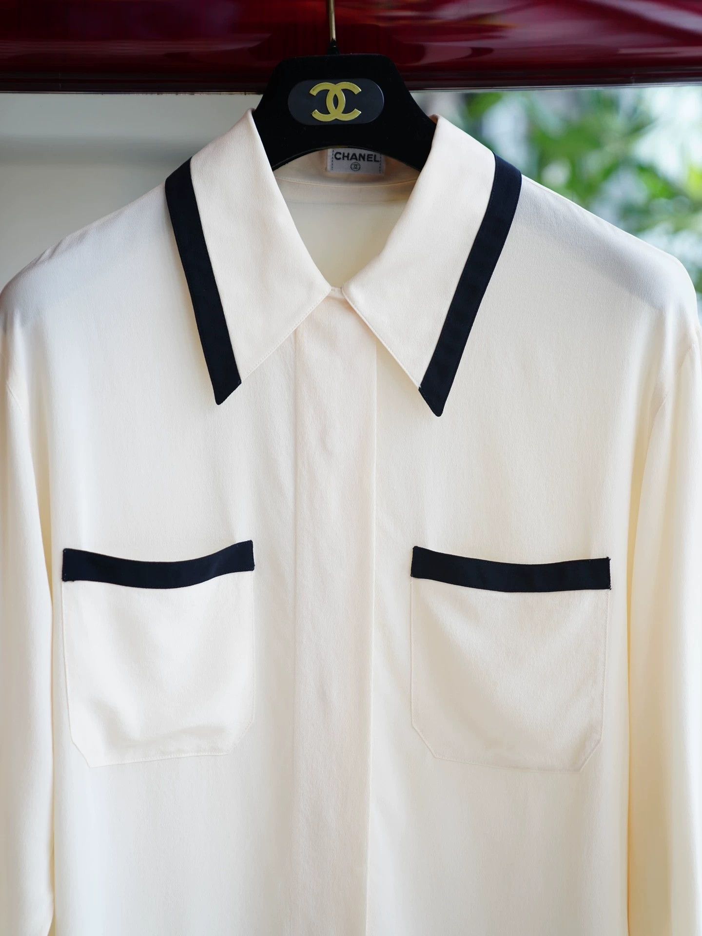 Chanel Chanel Vintage Silk Cream Preppy Shirt with Removable Gold Cufflinks Size S / US 4 / IT 40 - 4 Thumbnail