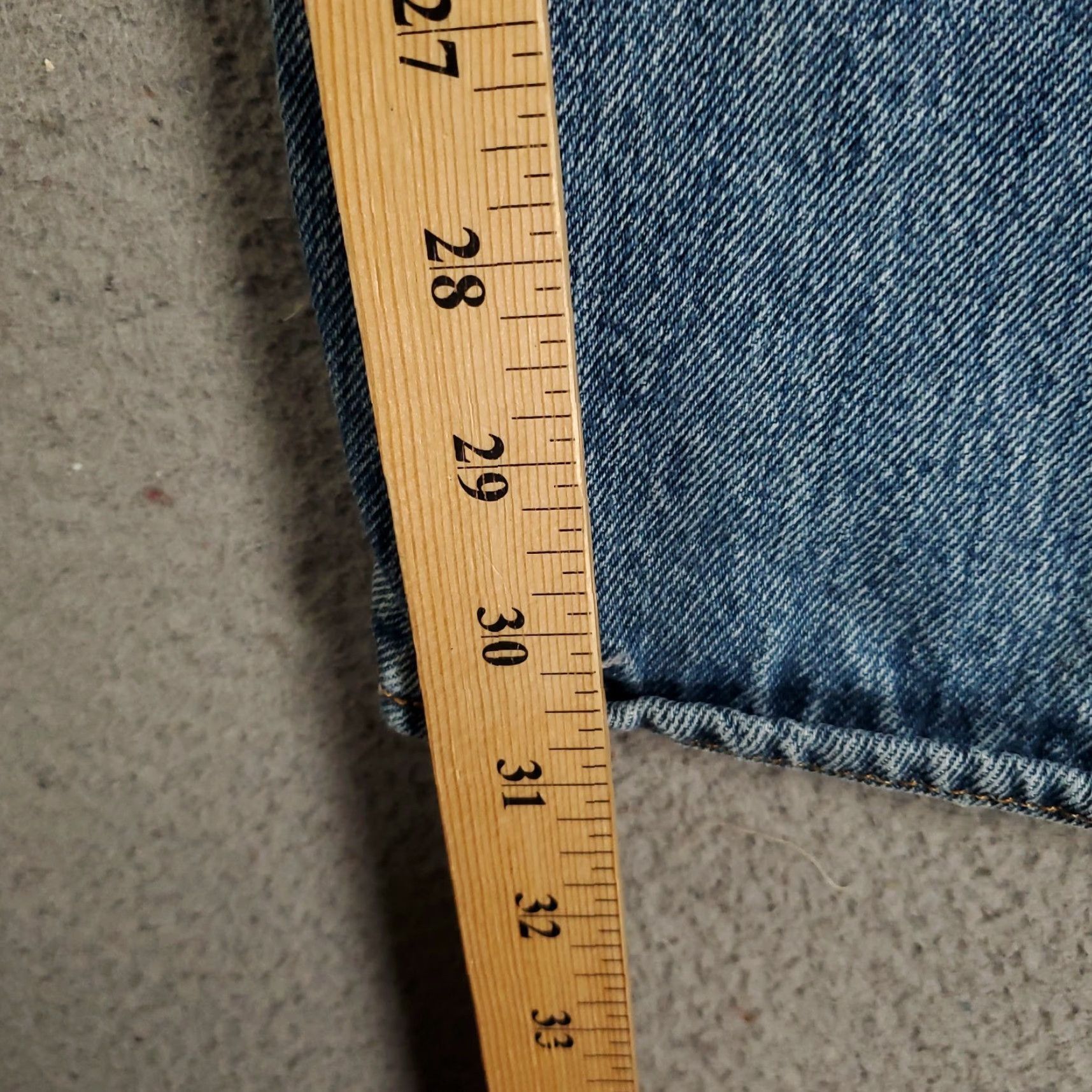 Levi's Levi's 501 Jeans Mens 44x32 Button Fly Straight Leg Denim Cotton Medium Blue 90s Vintage: No Size US 44 / EU 60 - 4 Thumbnail