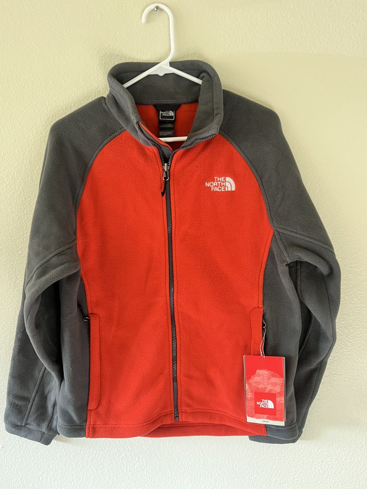 The North Face NWT TheNorthFace Khumbu Fleece Jacket Mens Sm MoltenRed/Gray Size US S / EU 44-46 / 1 - 1 Thumbnail