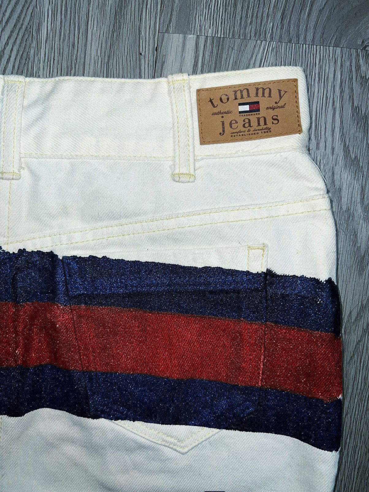 Tommy Hilfiger × Vintage Vintage Y2k Tommy jeans skirt 💙💗 Size 26" / US 2 / IT 38 - 3 Thumbnail