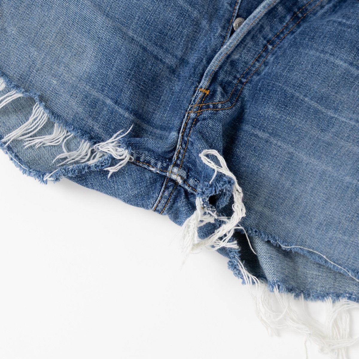 Levi's Levis 501 Womens Blue Denim Shorts Button Fly Frayed Raw Size 30" / US 8 / IT 44 - 6 Thumbnail