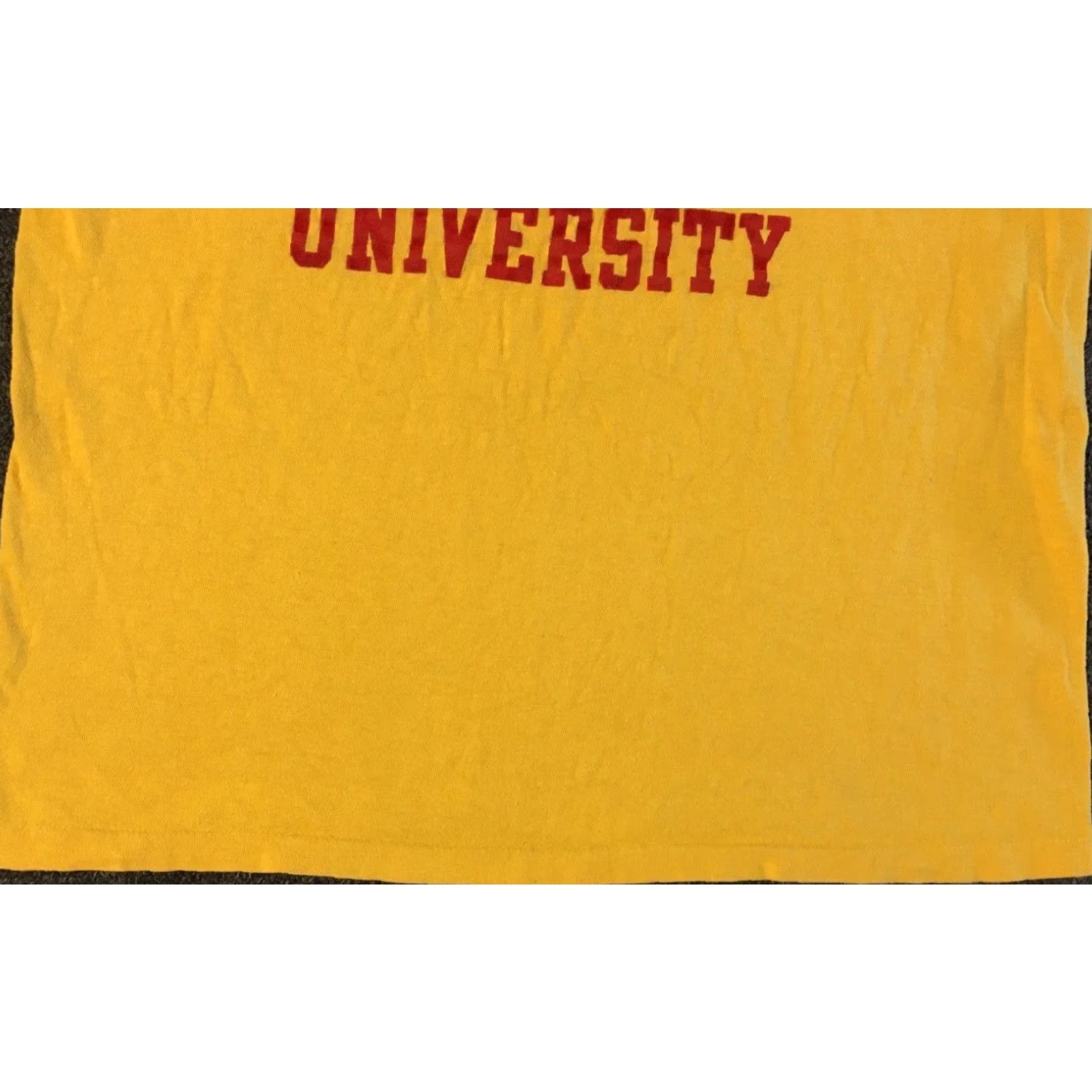 Vintage VINTAGE Iowa State Thrashed Faded Flock Shirt S Men Yellow 80s 90s College Sports Rock Music USA USA College Thrashed Track & Field PE Shirt Men Size US S / EU 44-46 / 1 - 5 Thumbnail