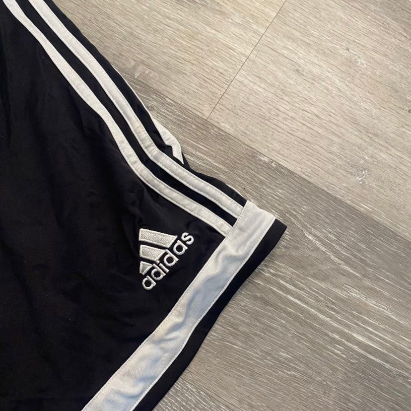 Adidas Adidas Black Athletic Workout Shorts Men Medium Run Basketba Size US 32 / EU 48 - 2 Thumbnail