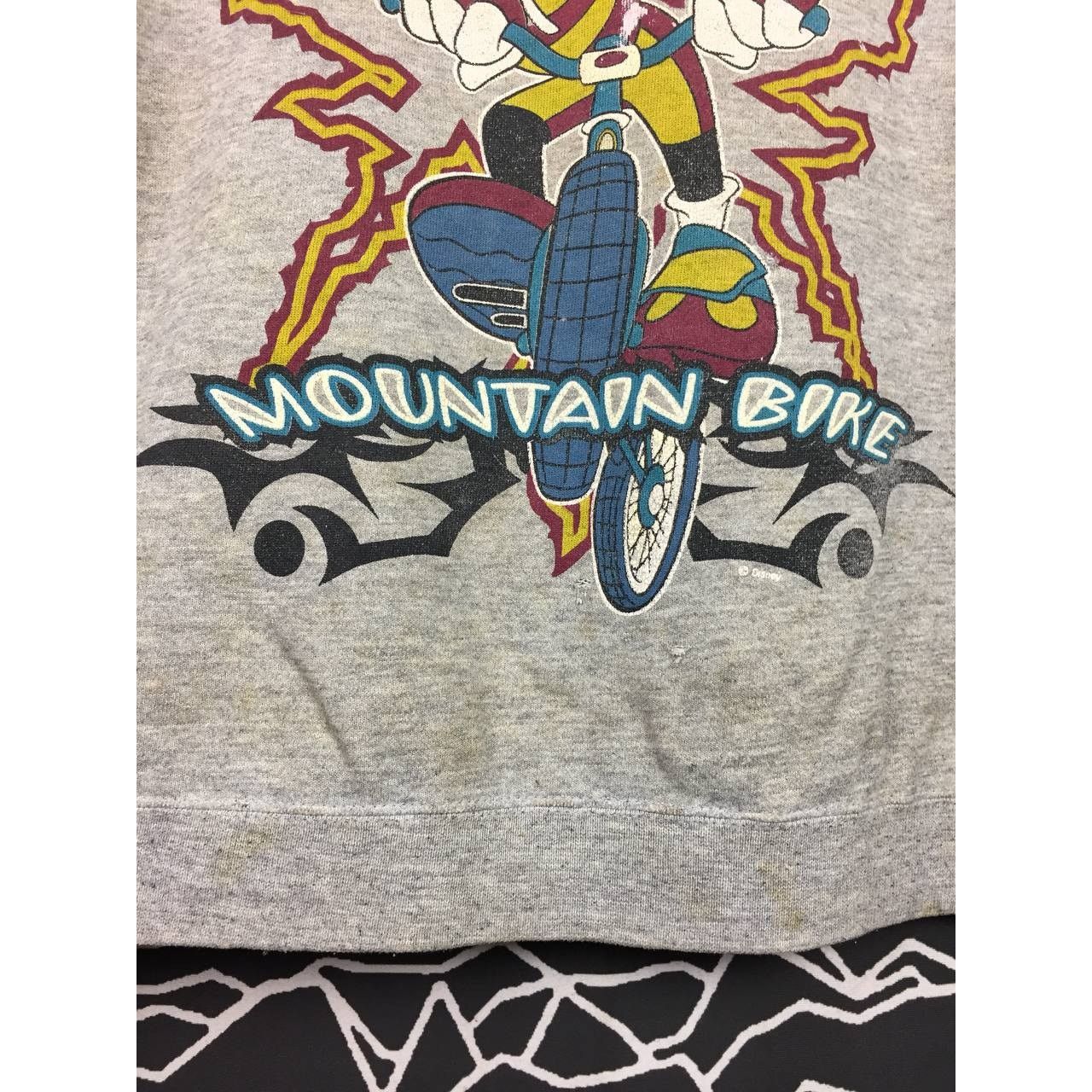 Cartoon Network × Mickey Mouse × Vintage Vtg 90s Distressed Mickey Mouse Mountain Bike Sweatshirt Size US L / EU 52-54 / 3 - 7 Thumbnail
