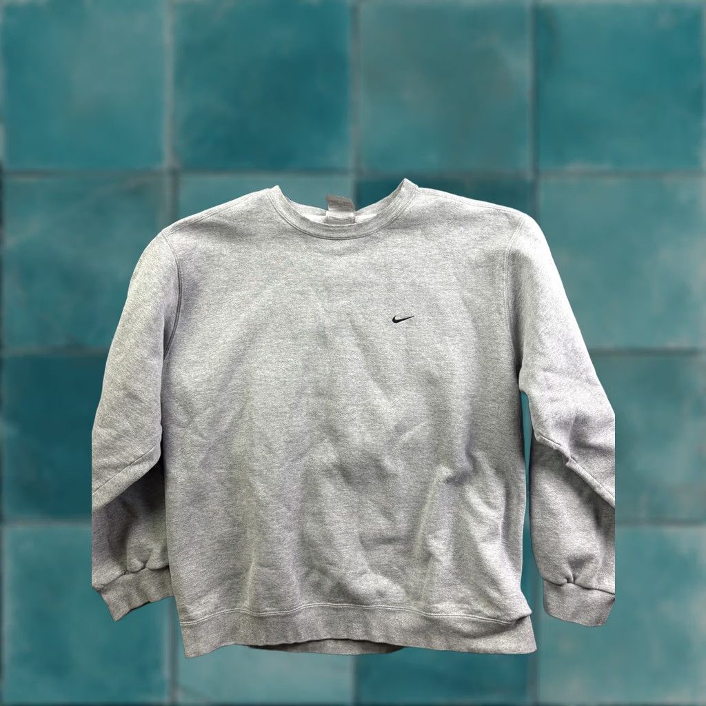 Nike Vintage Nike Sweatshirt Mens XL Gray Crewneck Pullover Fleece Swoosh Logo Made in U.S.A. Size US XL / EU 56 / 4 - 1 Thumbnail