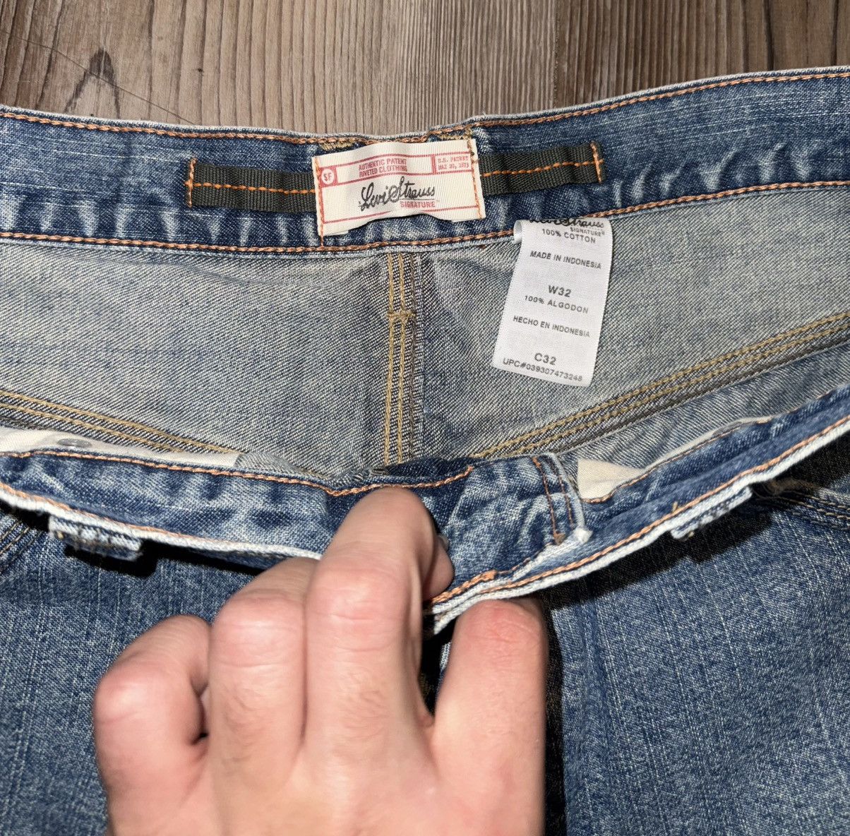 Other Jean Shorts (32x32) Size US 33 - 2 Thumbnail