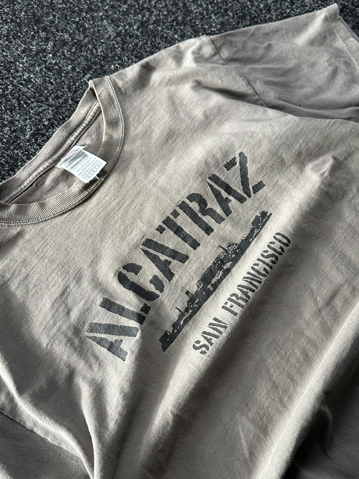 Vintage 🚨1990s Alcatraz United States Graphic Tee Prison ARHIVE Size US M / EU 48-50 / 2 - 6 Thumbnail