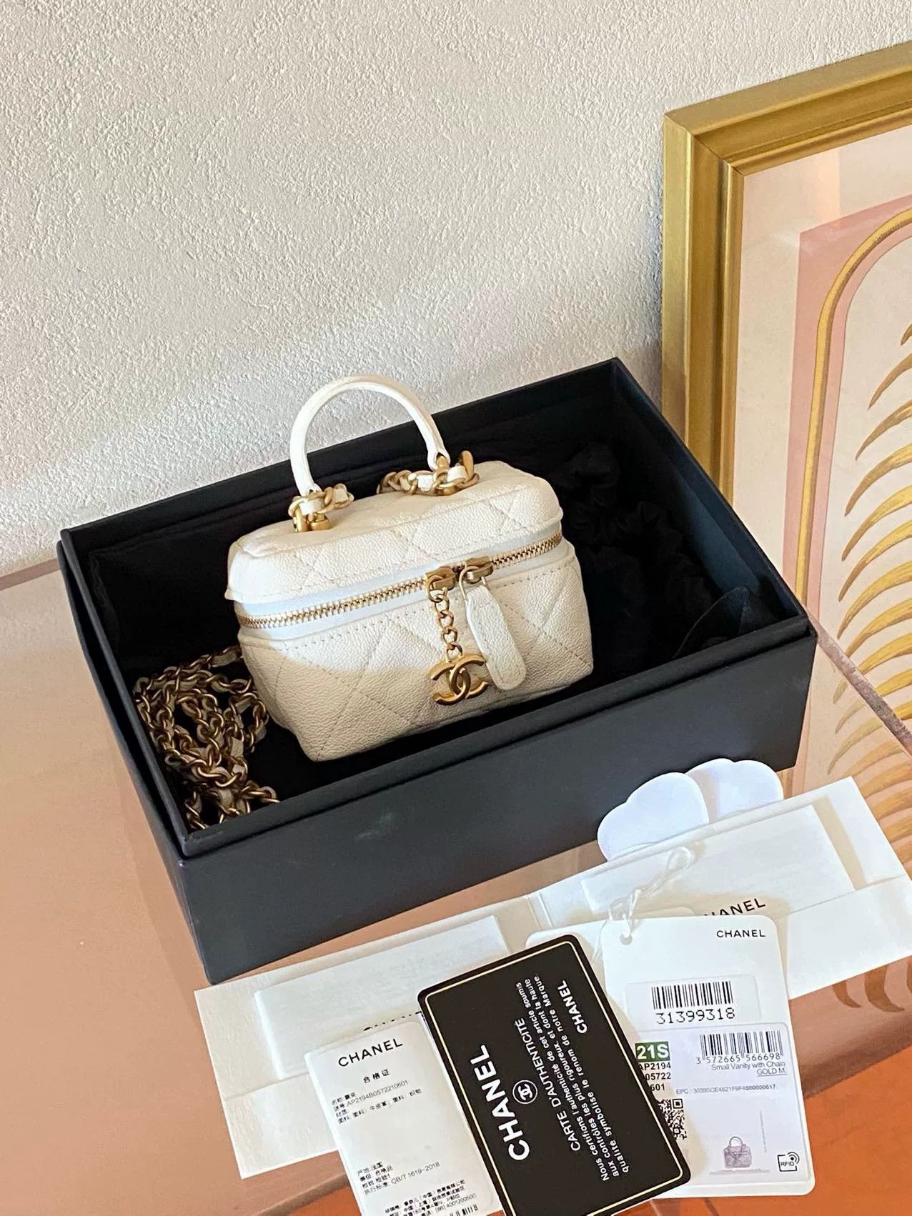Chanel Pre-loved Bag Very good condition Size ONE SIZE - 1 Thumbnail