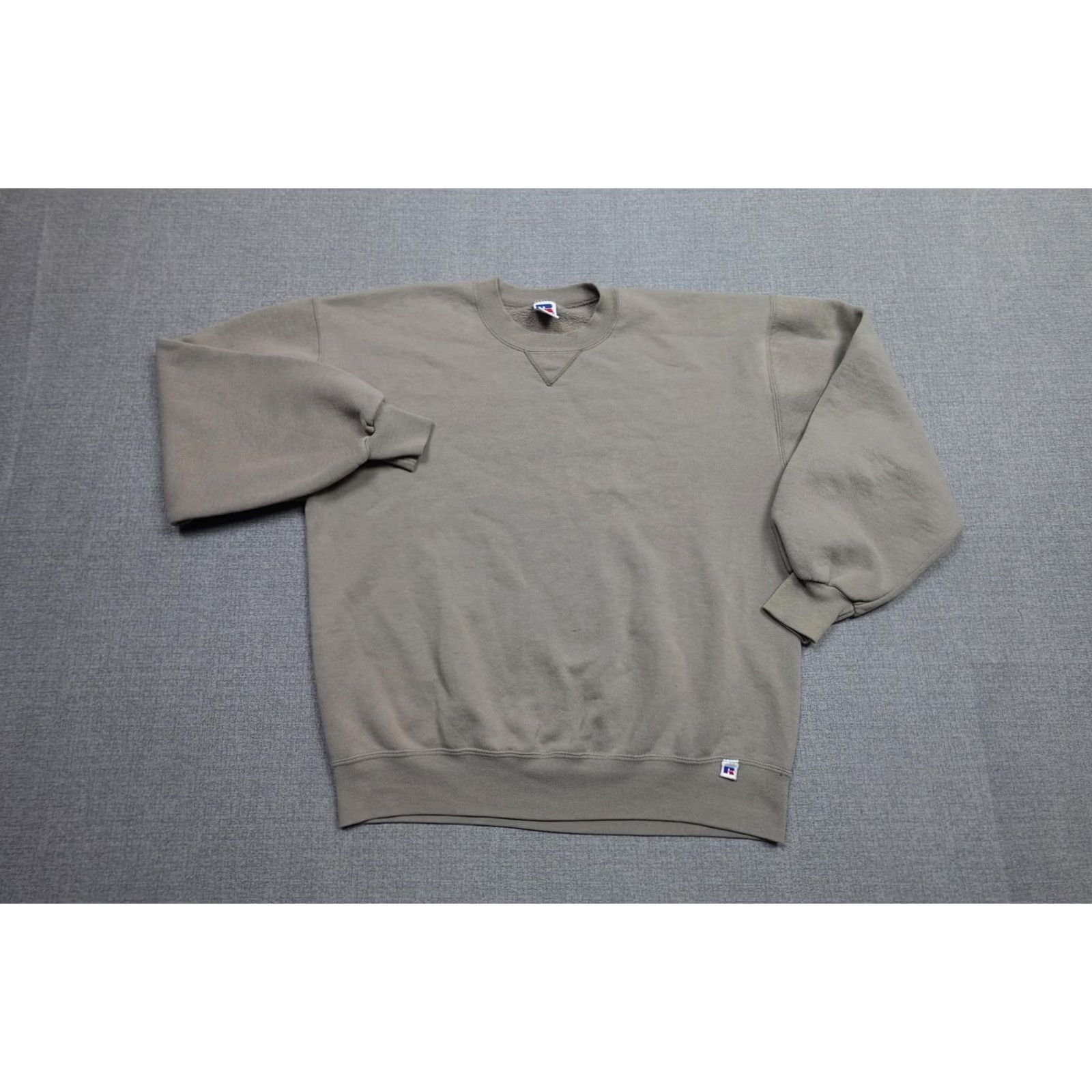 Russell Athletic VINTAGE Russell Athletic Sweatshirt Crewneck Mens L Brown 90s Fleece Logo Patch Classic Knit Pullover Made USA Size US L / EU 52-54 / 3 - 4 Thumbnail