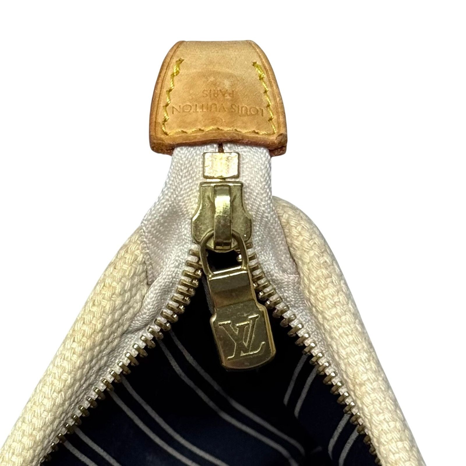 Louis Vuitton Louis Vuitton Antigua Platform Pouch Size ONE SIZE - 5 Thumbnail