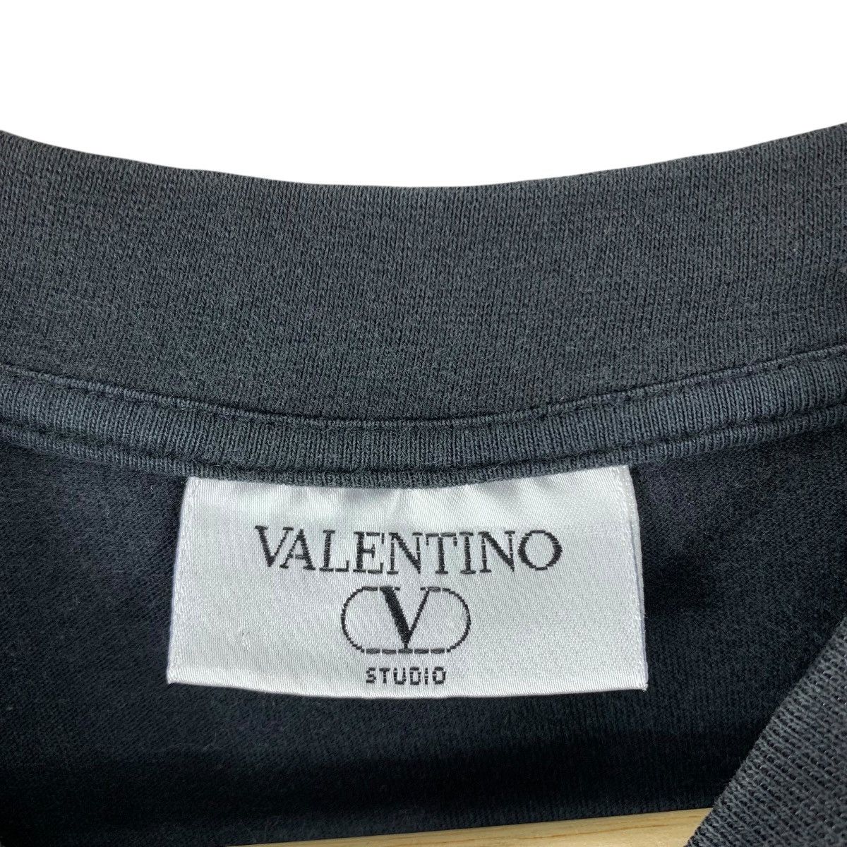 Valentino Vintage V VALENTINO STUDIO ITALY Big Print Tshirt Size US S / EU 44-46 / 1 - 5 Thumbnail