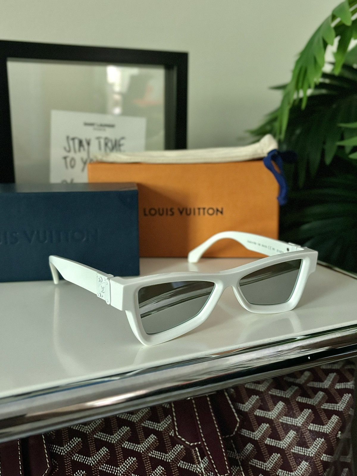 image of Louis Vuitton Full Set - Virgil Lv Sunglasses in White, Men's