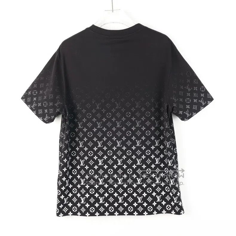 Louis Vuitton Louis Vuitton short sleeves Size US XL / EU 56 / 4 - 1 Thumbnail