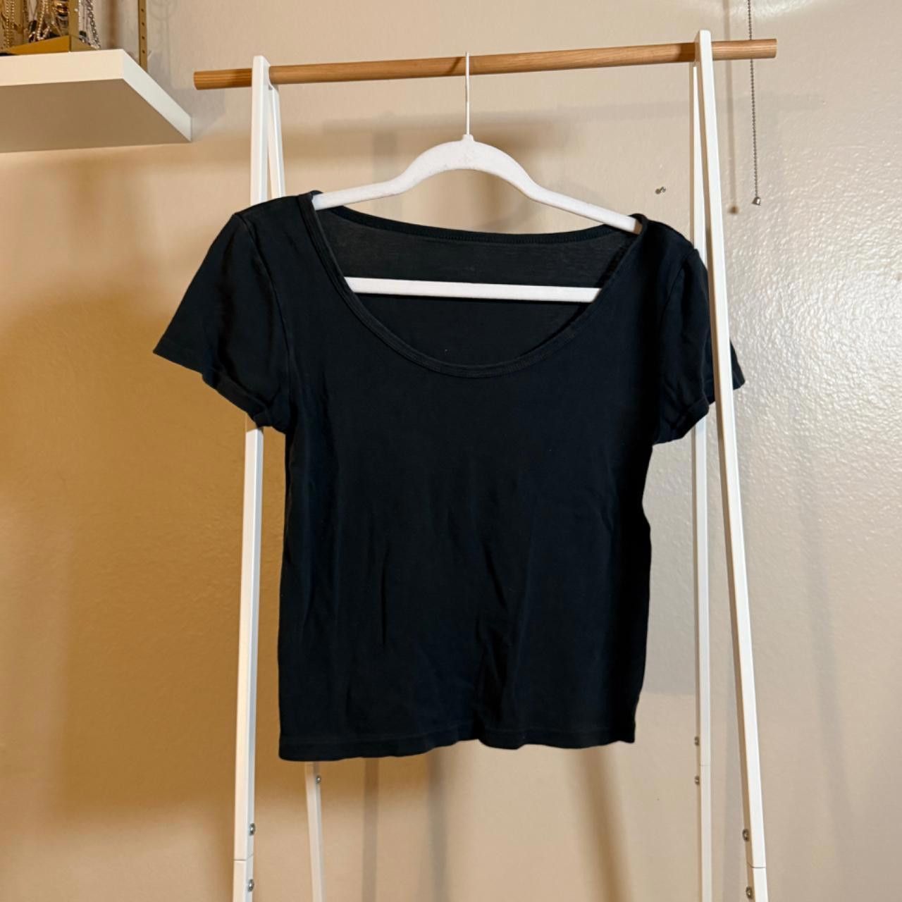 Designer brandy melville black t shirt Size S / US 4 / IT 40 - 1 Thumbnail