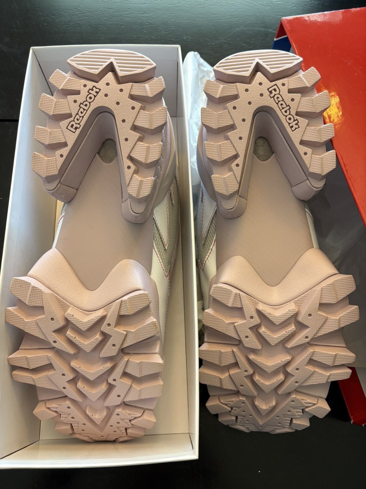 Pyer Moss × Reebok New Reebok X Pyer Moss Experiment 4 Trail Fury Ash Lily 8.5 Size US 8.5 / EU 41-42 - 14 Thumbnail
