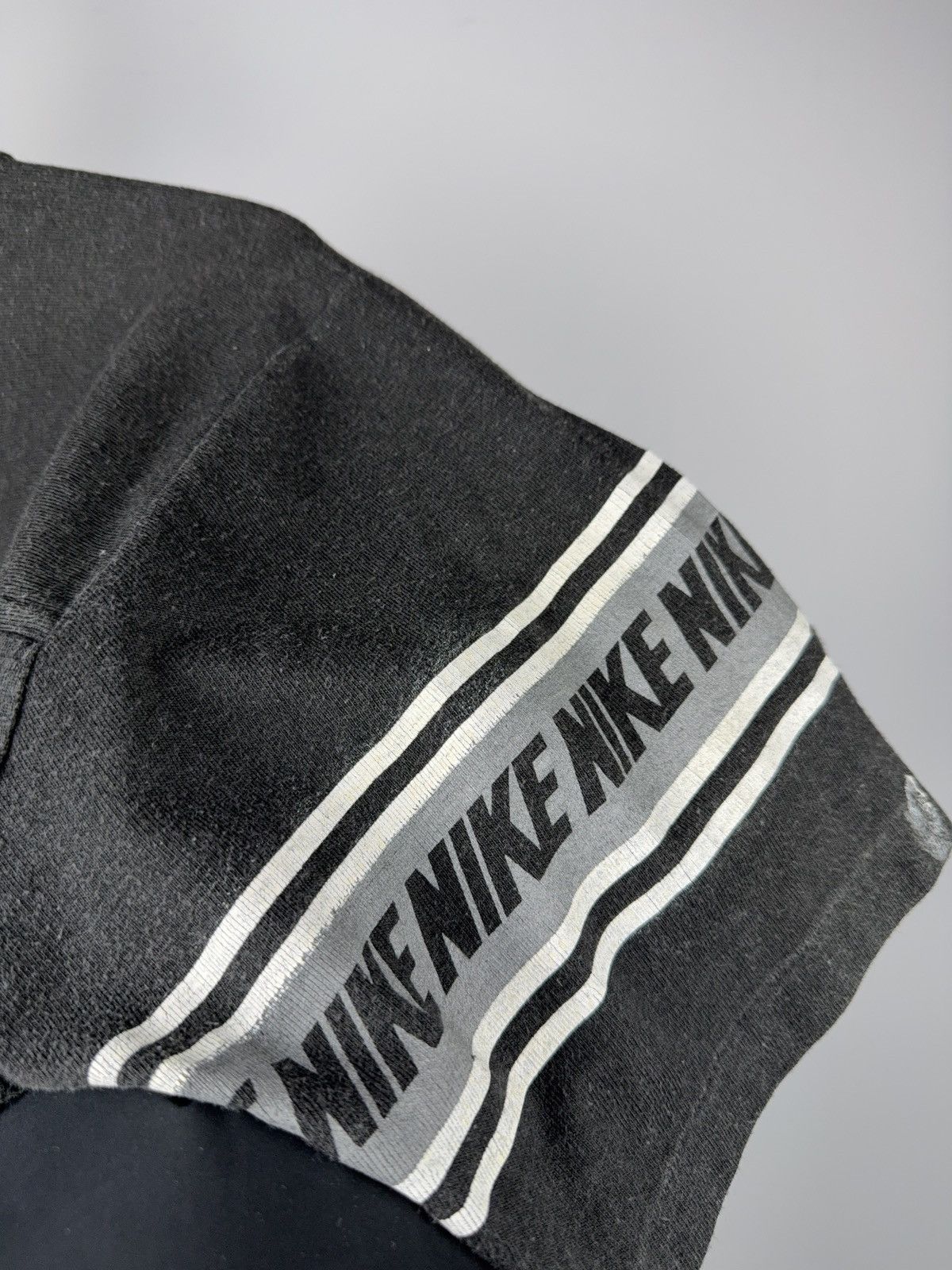Nike Vntg 90s Nike Sleeve Logo T-Shirt Single Stitch Faded Black Size US M / EU 48-50 / 2 - 17 Thumbnail