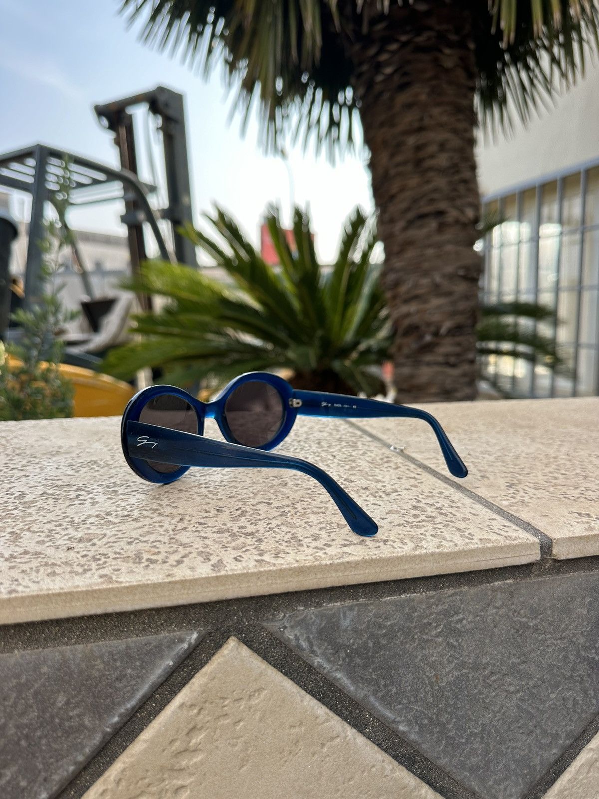 Versace Genny Versace Sunglasses 230 S Navy Size ONE SIZE - 4 Thumbnail