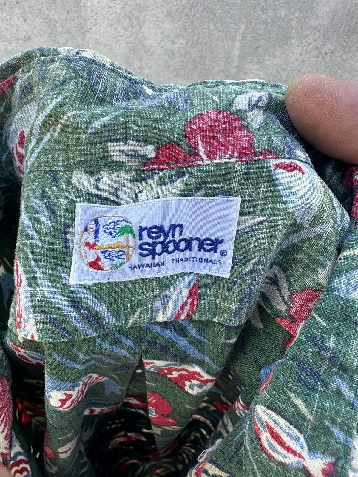 Reyn Spooner PreOwned Reyn Spooner Hawaiian Print GreenRed Men's L Size US L / EU 52-54 / 3 - 4 Thumbnail