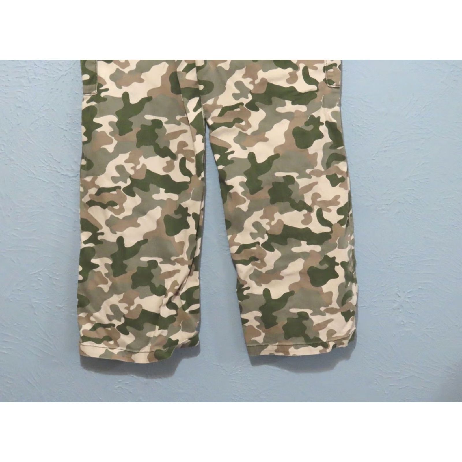 Vintage Celebrity Pink Jeans Women's 9/29 Green Camo Cargo High-Rise CJ25234AV6W Jeans Cargo Pockets Regular 30 Green Womens Size 30" / US 8 / IT 44 - 6 Thumbnail