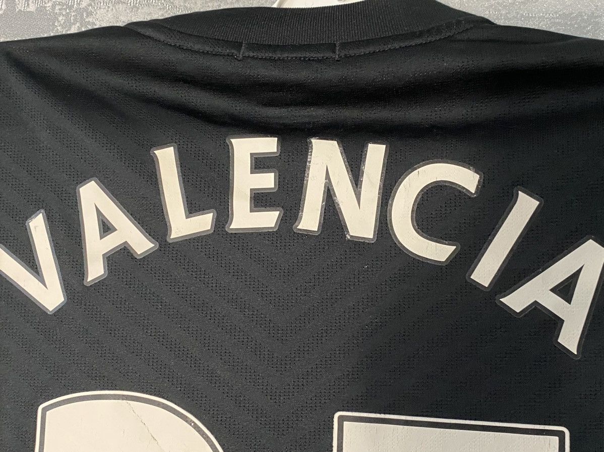 Nike 2009 Manchester United Nike Soccer Jersey #25 Valencia Size US S / EU 44-46 / 1 - 9 Thumbnail