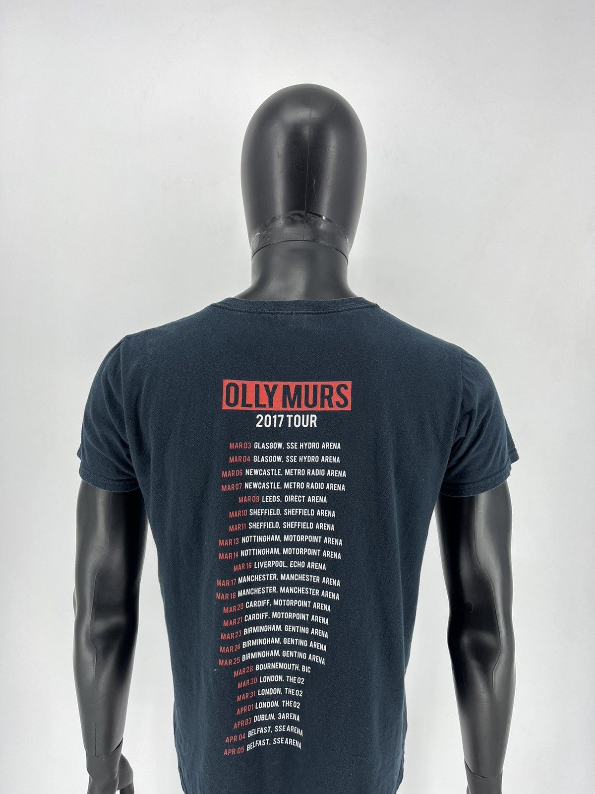 Band Tees Olly murs band tee T-shirts vintage size M Size US M / EU 48-50 / 2 - 8 Thumbnail