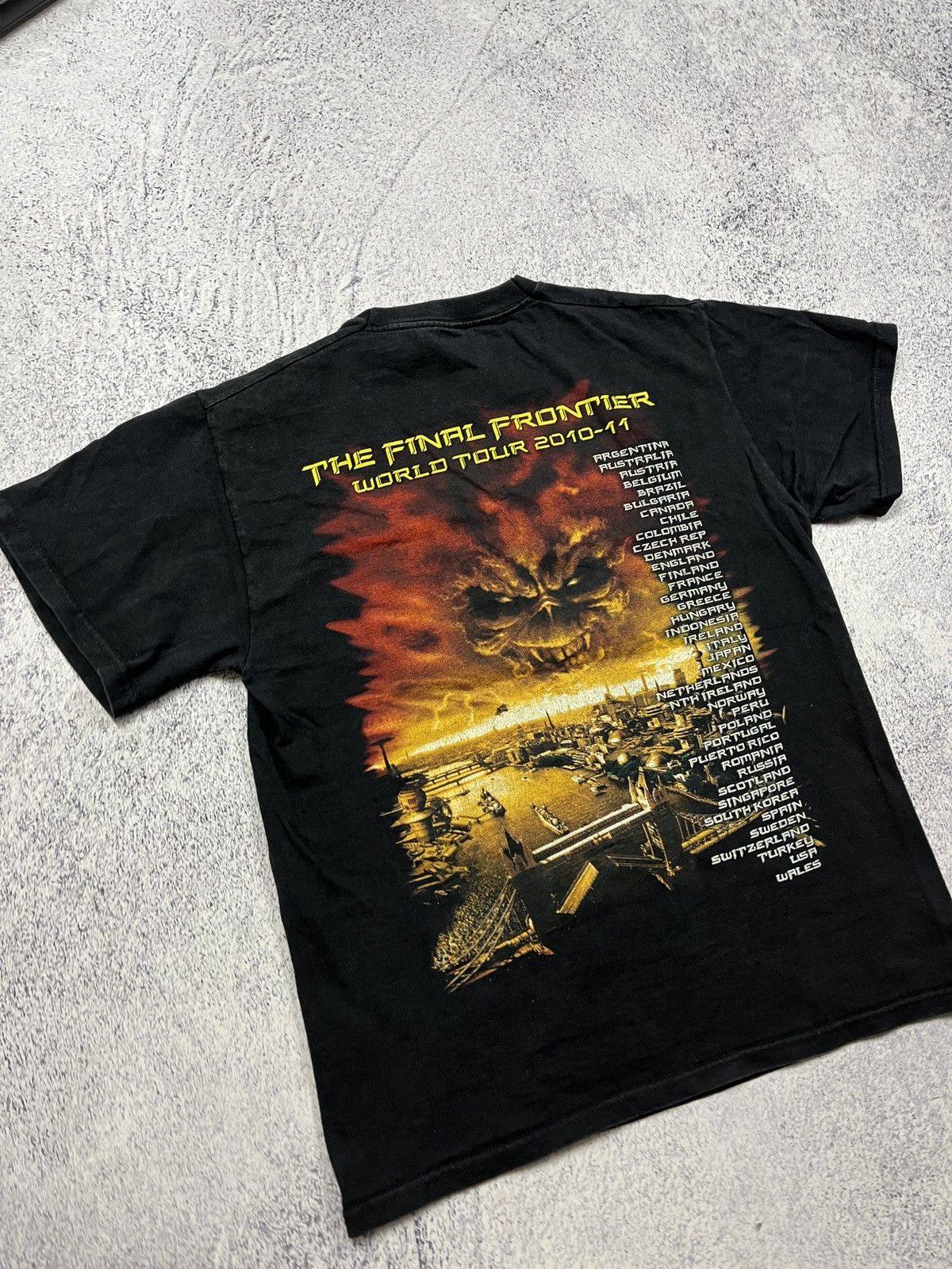 Band Tees × Iron Maiden × Vintage Vintage Iron Maiden The Final Frontier Tour Tee T-Shirt 2010 Size US M / EU 48-50 / 2 - 12 Thumbnail