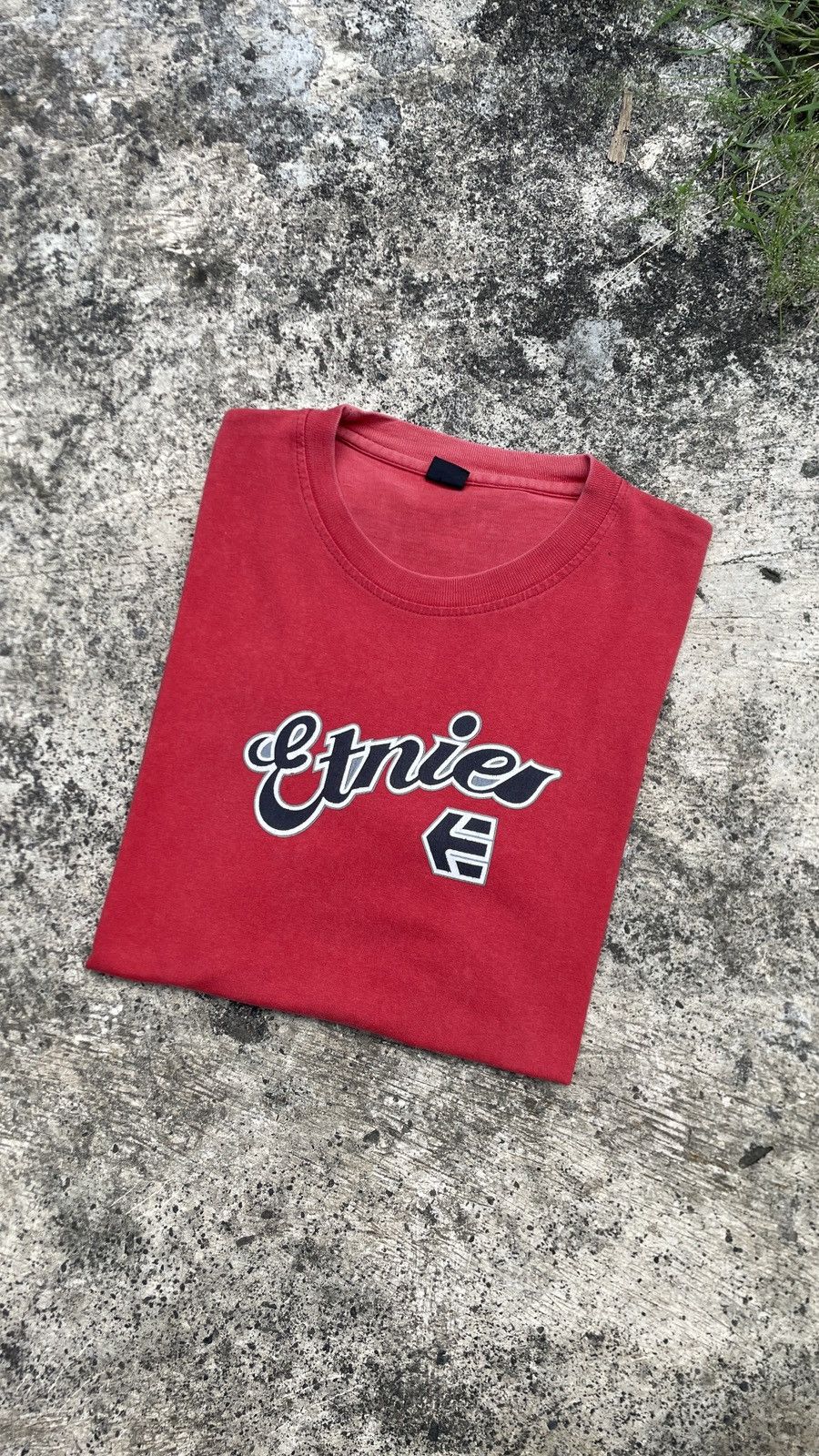 Vintage Tshirt Vintage Y2K Etnies Size US M / EU 48-50 / 2 - 1 Thumbnail