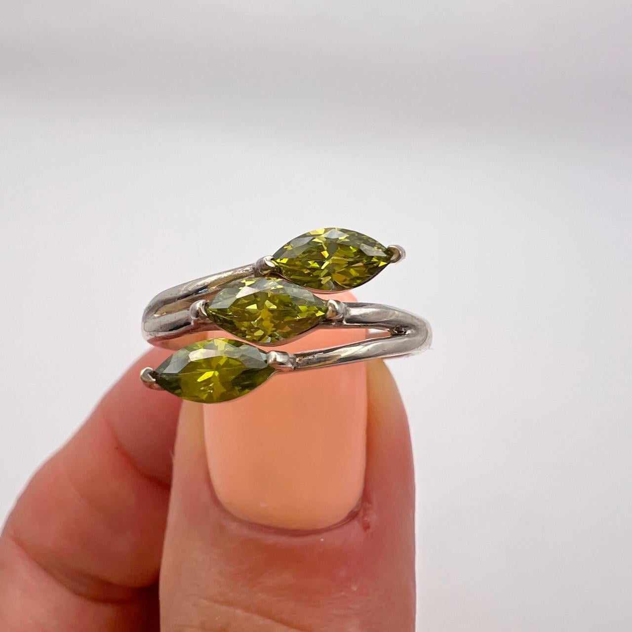 Sterling Silver Vintage USSR Ring Sterling Silver 925 Stone Green Size 7 US Size ONE SIZE - 8 Thumbnail