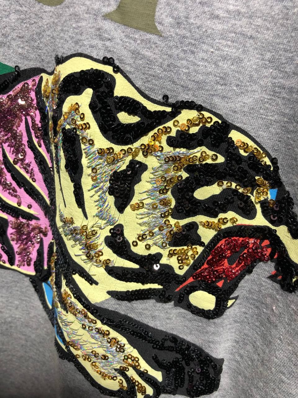 Gucci Gucci Logo sequin tiger tee Size US L / EU 52-54 / 3 - 6 Thumbnail